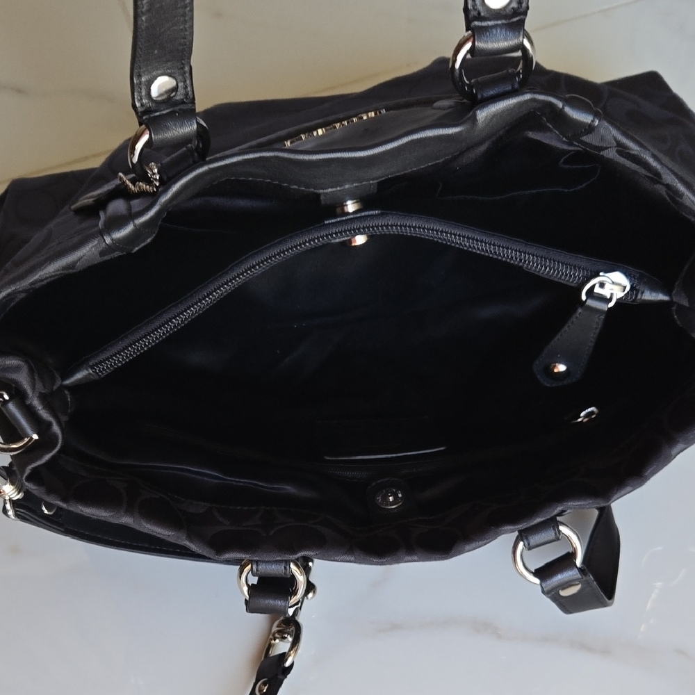 Coach Black Bag And Gray Wristlet - Picture 11 of 16